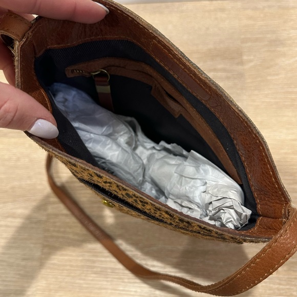 NWOT Madewell Leopard Calf Hair Crossbody Bag - Picture 4 of 6